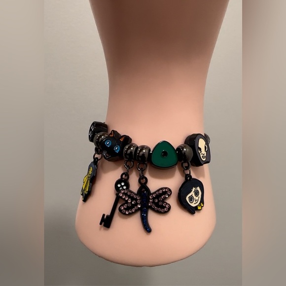 New✨- Coraline Charm Bracelet - Picture 7 of 7